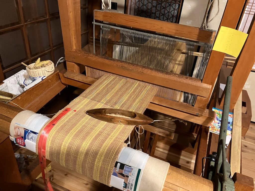 木製の手織り織機