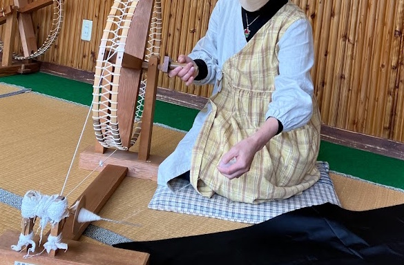 糸を紡ぐ